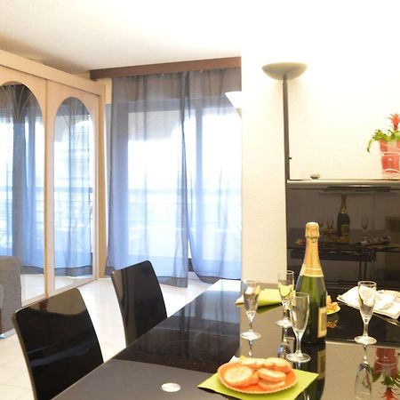 Studio Cabine A 200M De Port Frejus, Plage, Commerces, Terrasse, 4 Couchages, Menage Inclus - Fr-1-226A-31 Екстериор снимка