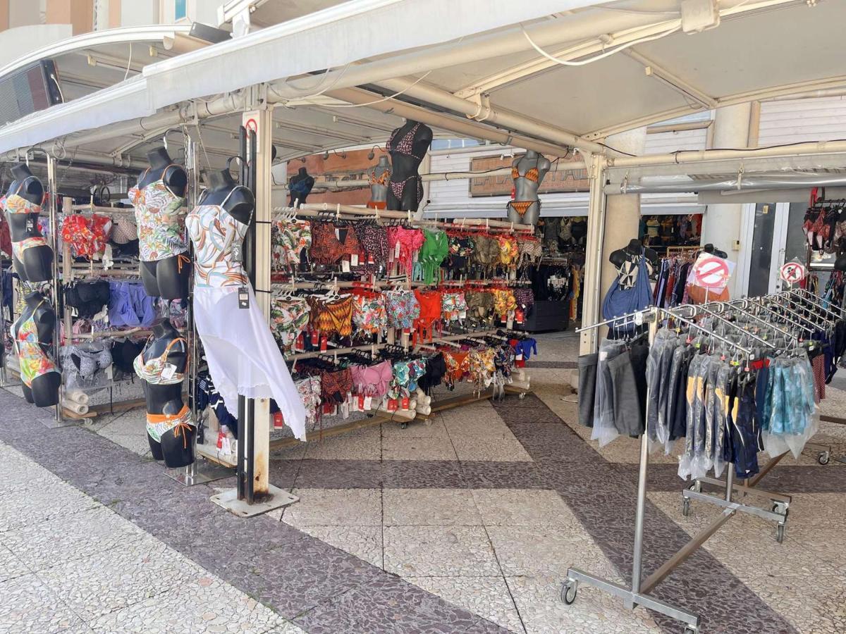 Studio Cabine A 200M De Port Frejus, Plage, Commerces, Terrasse, 4 Couchages, Menage Inclus - Fr-1-226A-31 Екстериор снимка
