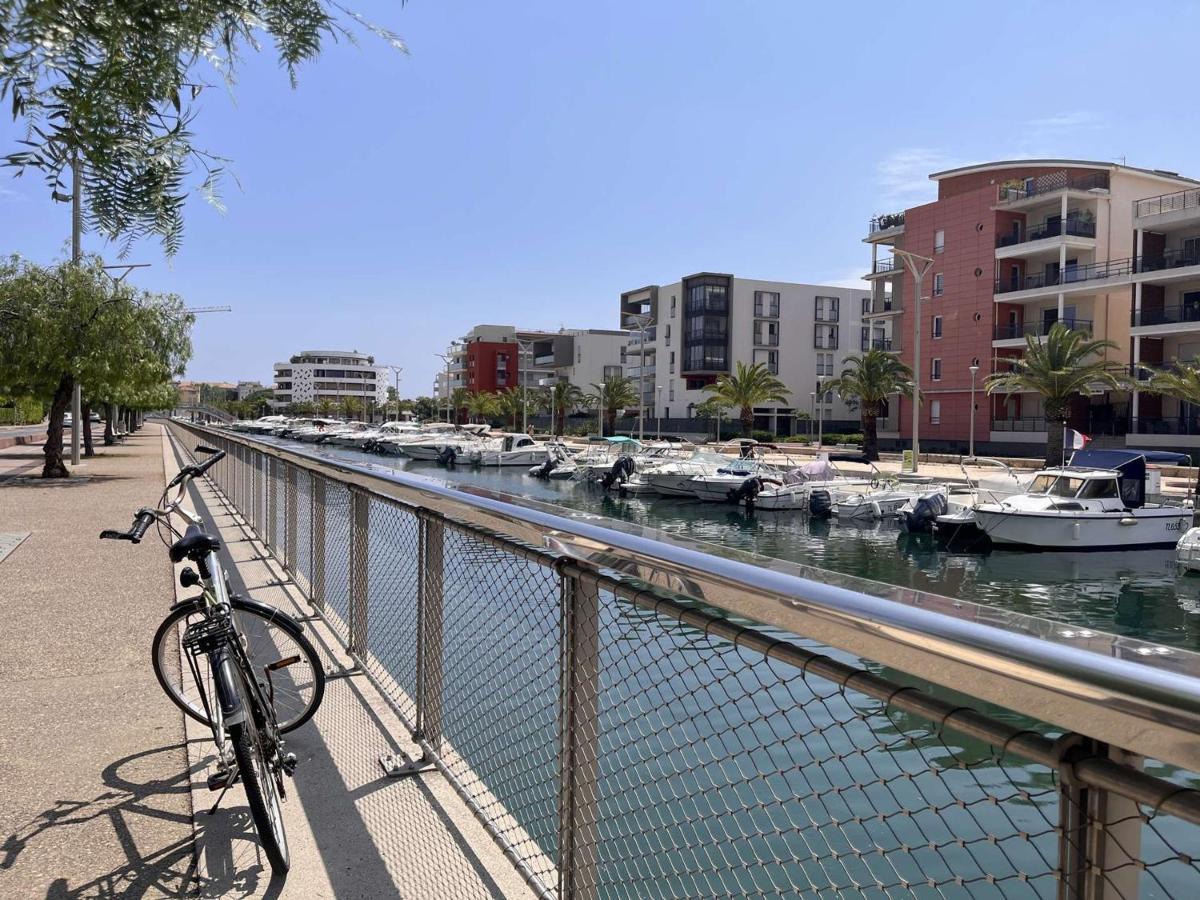 Studio Cabine A 200M De Port Frejus, Plage, Commerces, Terrasse, 4 Couchages, Menage Inclus - Fr-1-226A-31 Екстериор снимка