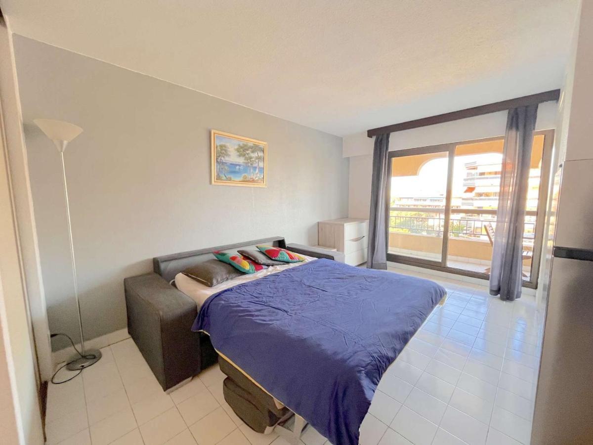 Studio Cabine A 200M De Port Frejus, Plage, Commerces, Terrasse, 4 Couchages, Menage Inclus - Fr-1-226A-31 Екстериор снимка