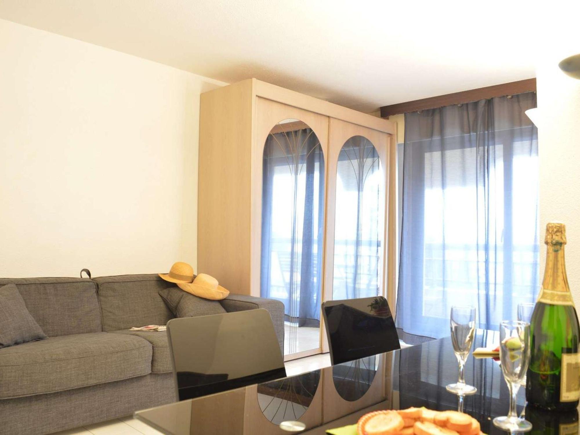 Studio Cabine A 200M De Port Frejus, Plage, Commerces, Terrasse, 4 Couchages, Menage Inclus - Fr-1-226A-31 Екстериор снимка