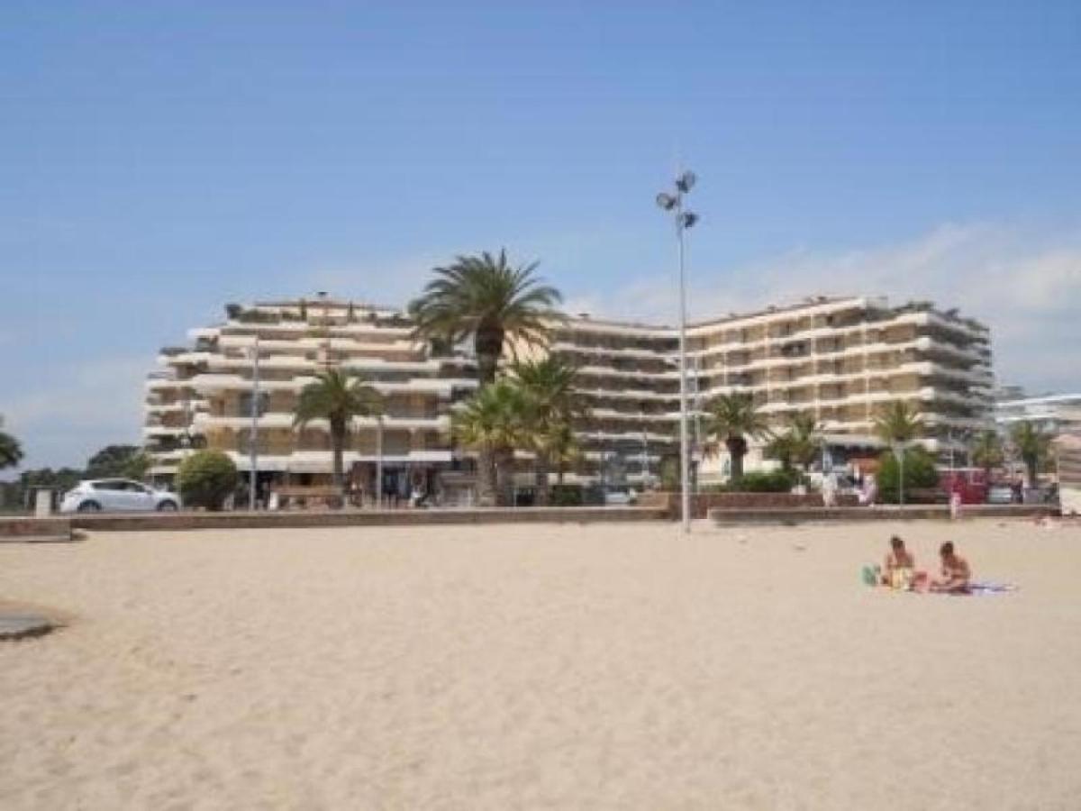 Studio Cabine A 200M De Port Frejus, Plage, Commerces, Terrasse, 4 Couchages, Menage Inclus - Fr-1-226A-31 Екстериор снимка